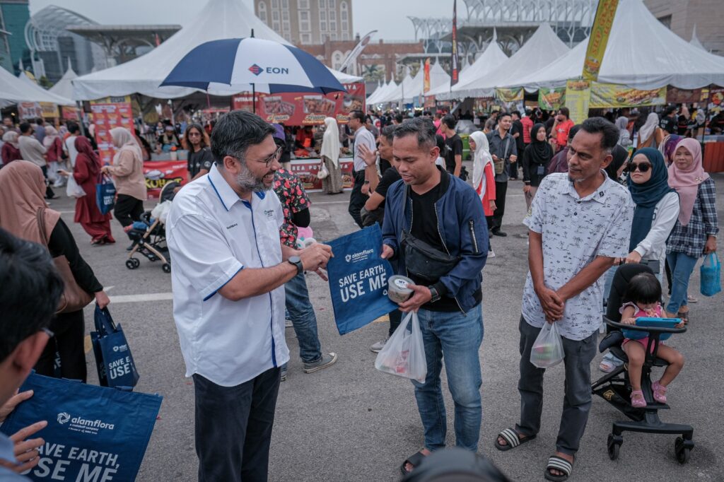 ALAM FLORA BEG GUNA SEMULA RECYCLE BAZAR RAMADAN 1024x682 1