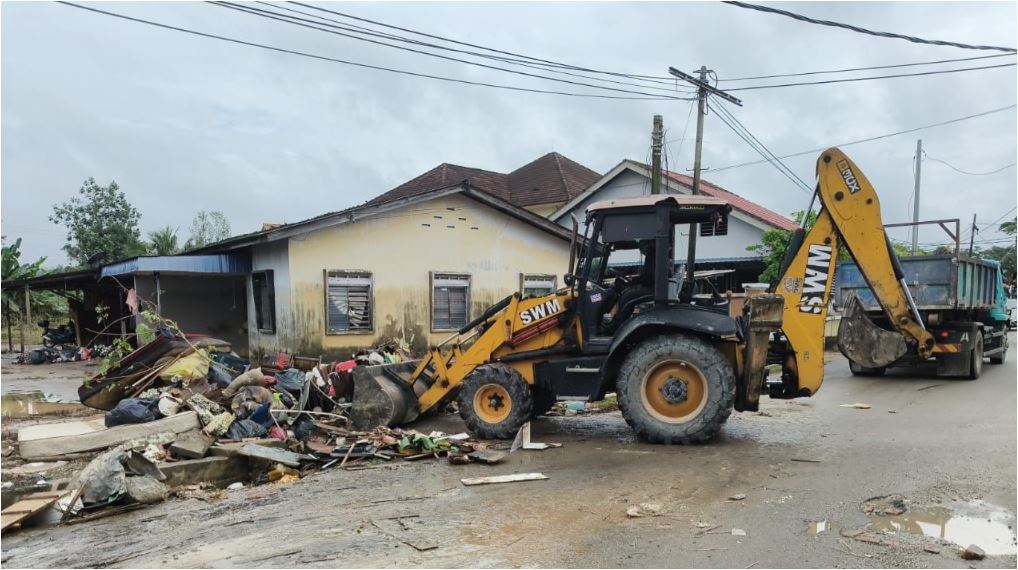 BANJIR SAMPAH 240325