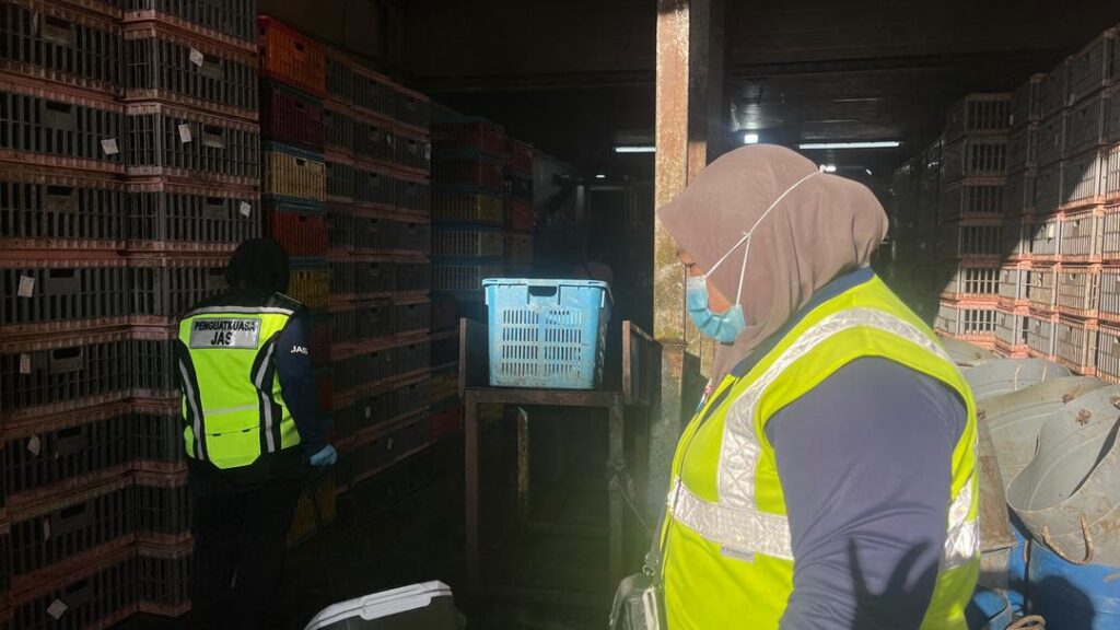 Penduduk derita bau busuk, kilang ayam diarah henti operasi 1 WhatsApp Image 2025 04 22 at 10.06.10 AM 1024x576 1