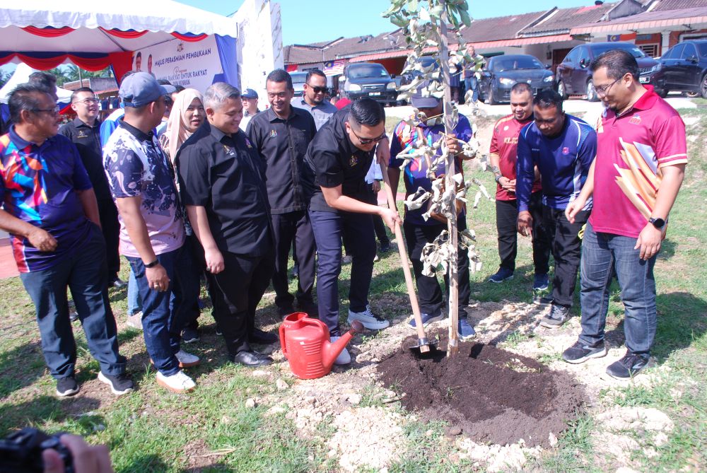 230625 MLK AKMAL TARIK LESEN