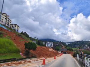 301125 prk cameron tanah runtuh 1024x768 1