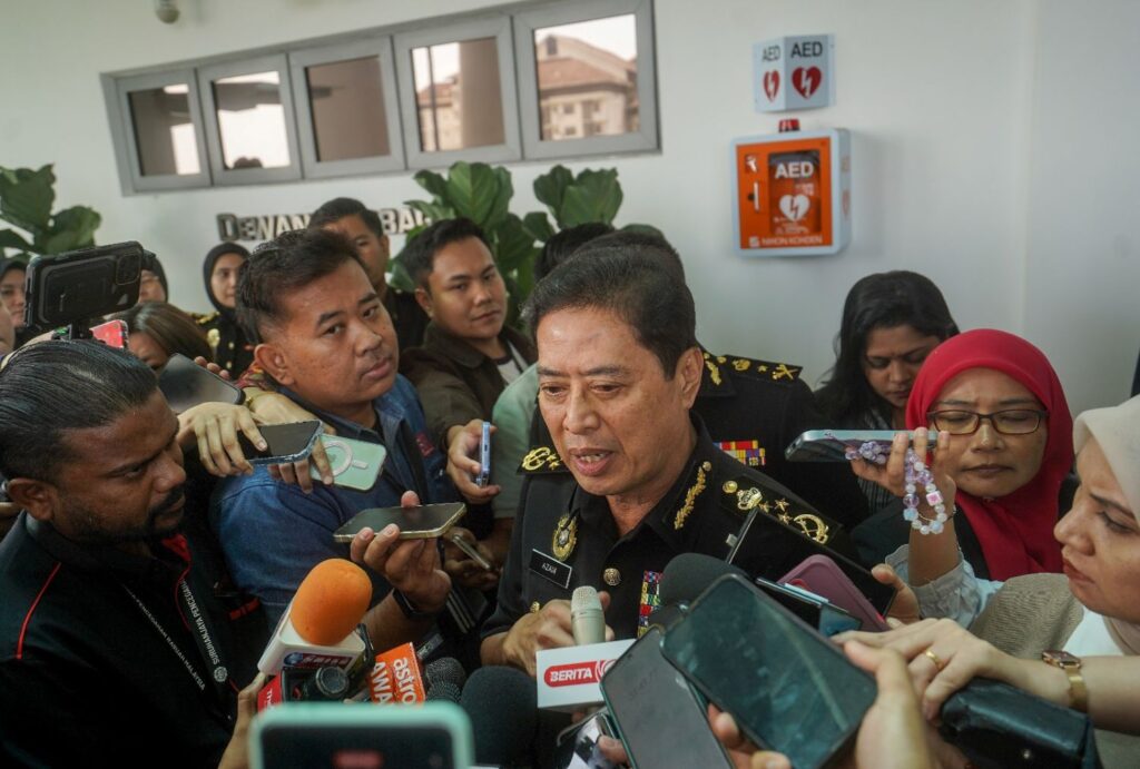 030426 azam baki2 1024x691 1