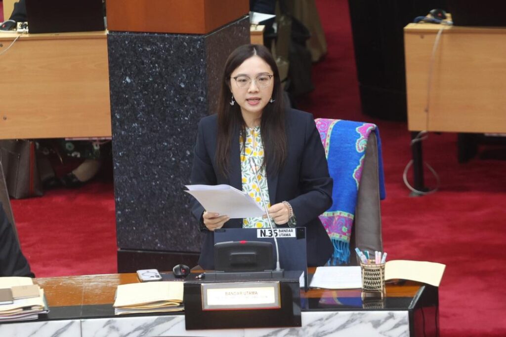 Jamaliah buku memoir shamsiah fakeh 1024x683 1