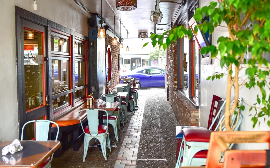 024de74d 8097 4ab6 acb1 8d5bd484bc0d sidewalk eateries kedai kaki lima envato 110826